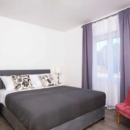 Ferienhaus Mit Privatpool Fur 8 Personen Ca 165 Qm In Primosten, Dalmatien Norddalmatien *
