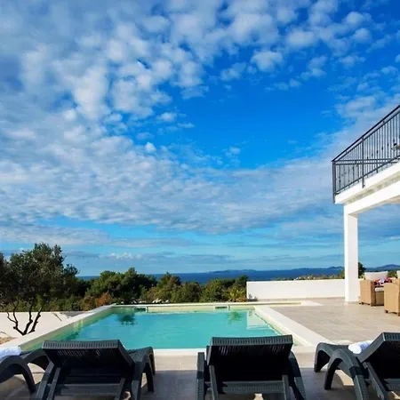 Ferienhaus Mit Privatpool Fur 8 Personen Ca 165 Qm In Primosten, Dalmatien Norddalmatien Ferienhaus