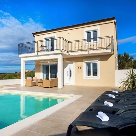 Ferienhaus Ferienhaus Mit Privatpool Fur 8 Personen Ca 165 Qm In Primosten, Dalmatien Norddalmatien