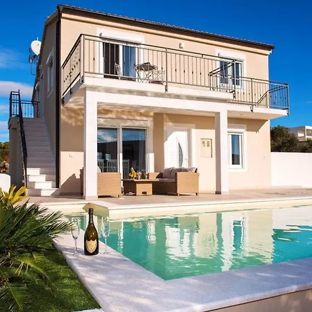 Ferienhaus Mit Privatpool Fur 8 Personen Ca 165 Qm In Primosten, Dalmatien Norddalmatien Primošten
